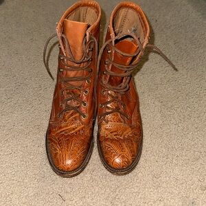 Larry Mahan Lace up Ropers Size 71/2